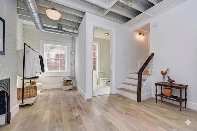 Building Photo - Luxury Home - Lawrenceville