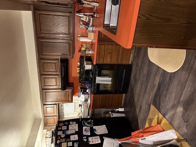 Building Photo - 811 S Fifth-811-05