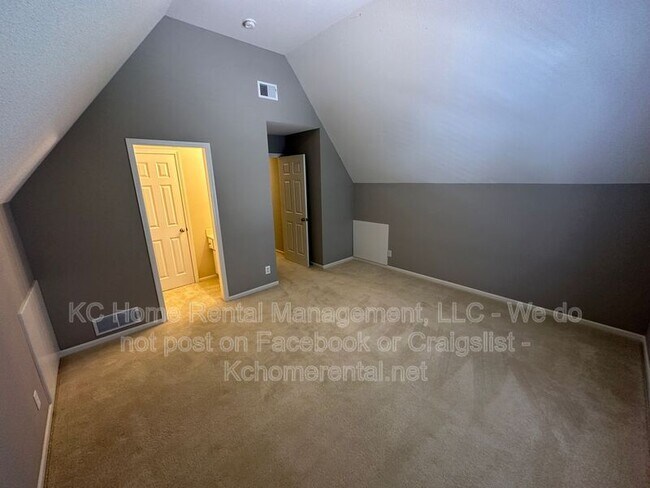 Building Photo - 5605 W 153rd Terrace
