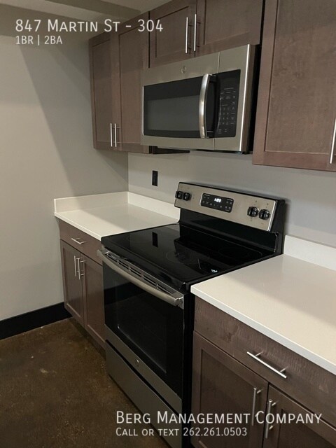 Building Photo - 847 Martin St