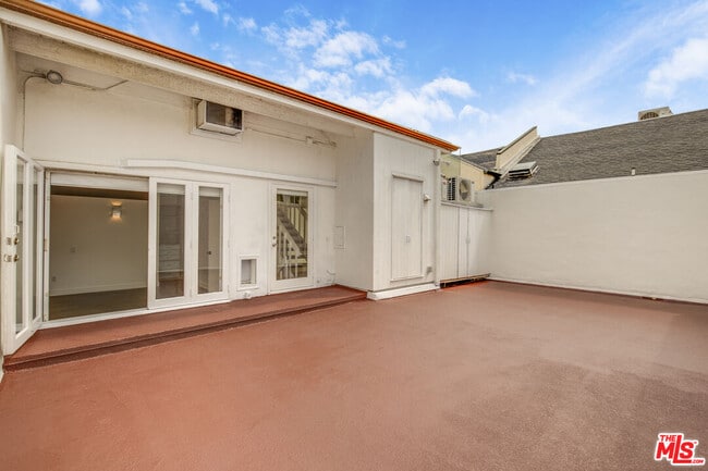 Building Photo - 1 Ironsides St