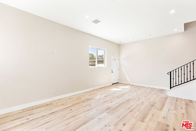 Building Photo - 16698 Moorpark St