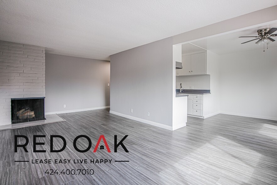 Building Photo - 12737 Moorpark St