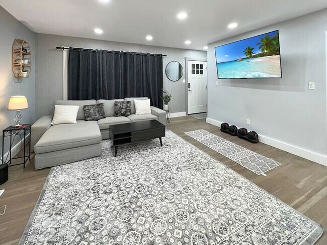 Building Photo - Coming Soon! Mid Century Modern Cape Cod i...