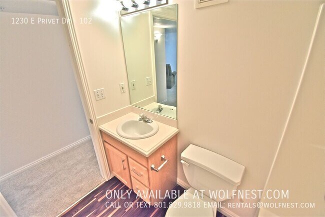 Building Photo - 1230 Privet Dr