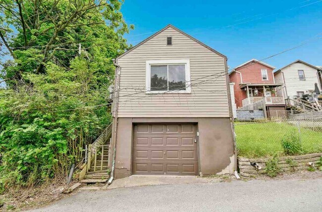 Building Photo - 1423 Ridge Ave