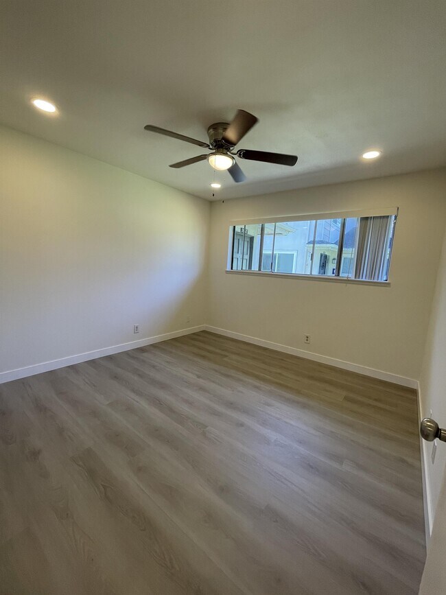 Building Photo - 2654 Victoria Ave