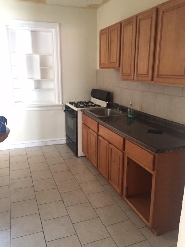 Building Photo - 840 E Westmoreland St