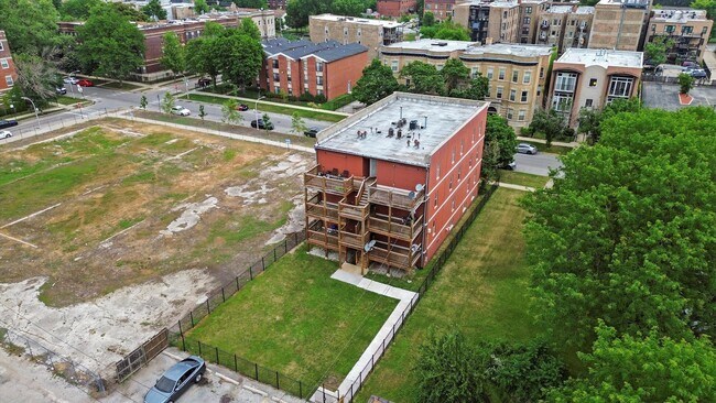 Building Photo - 6220 S Kenwood Ave
