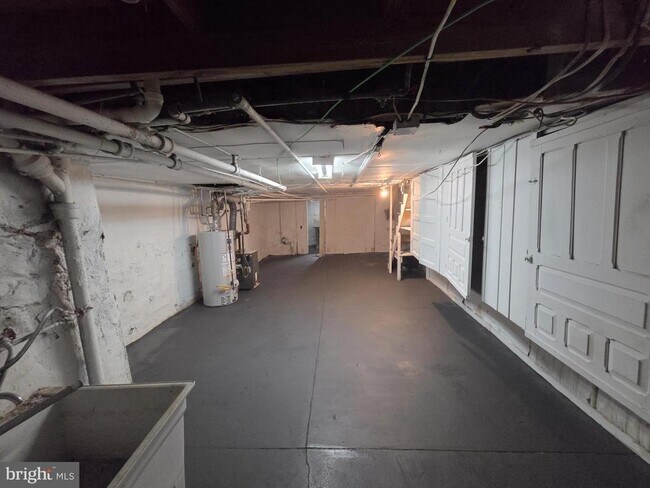Building Photo - 302 W Loudon St
