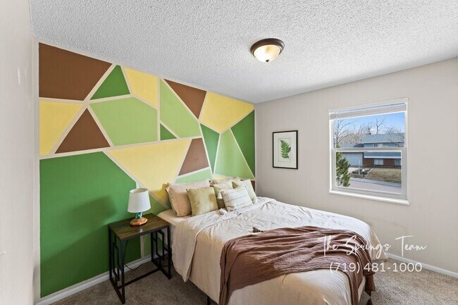 Building Photo - 1730 Hathaway Dr