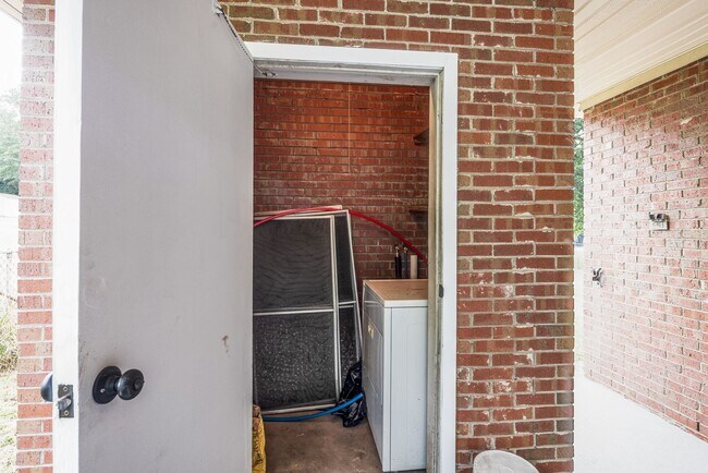 Building Photo - Charming 3-Bedroom Brick Home – Comfort, S...