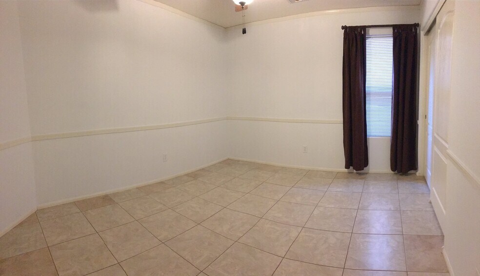 Building Photo - 21150 Via Del Oro