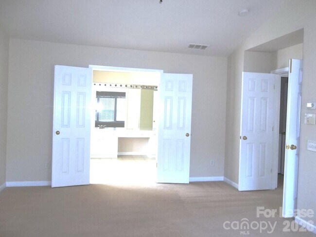 Building Photo - 11120 Maplehurst Dr