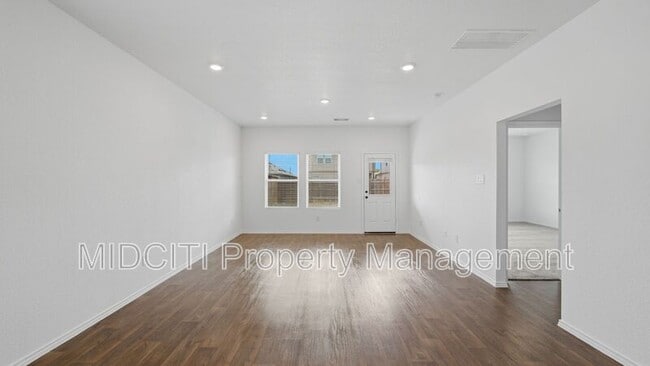 Building Photo - 255 Granary Dr