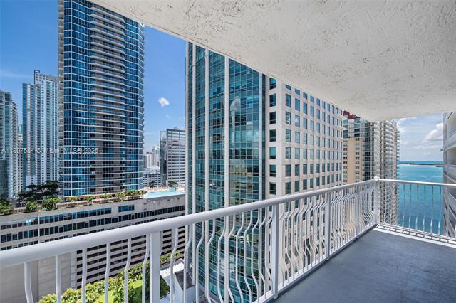Building Photo - 1200 Brickell Bay Dr