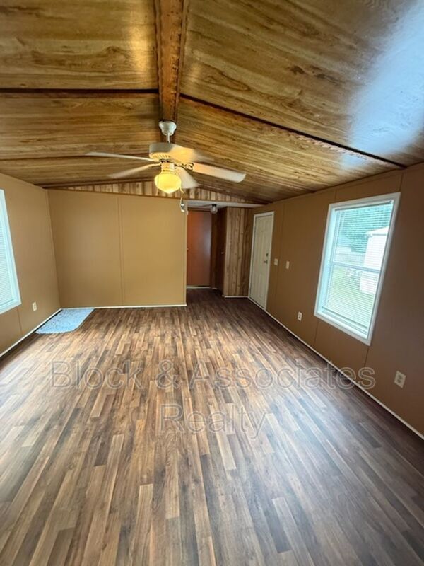Building Photo - 212 Chaney Rd