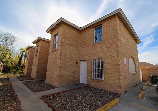 Building Photo - 311 Soria Dr