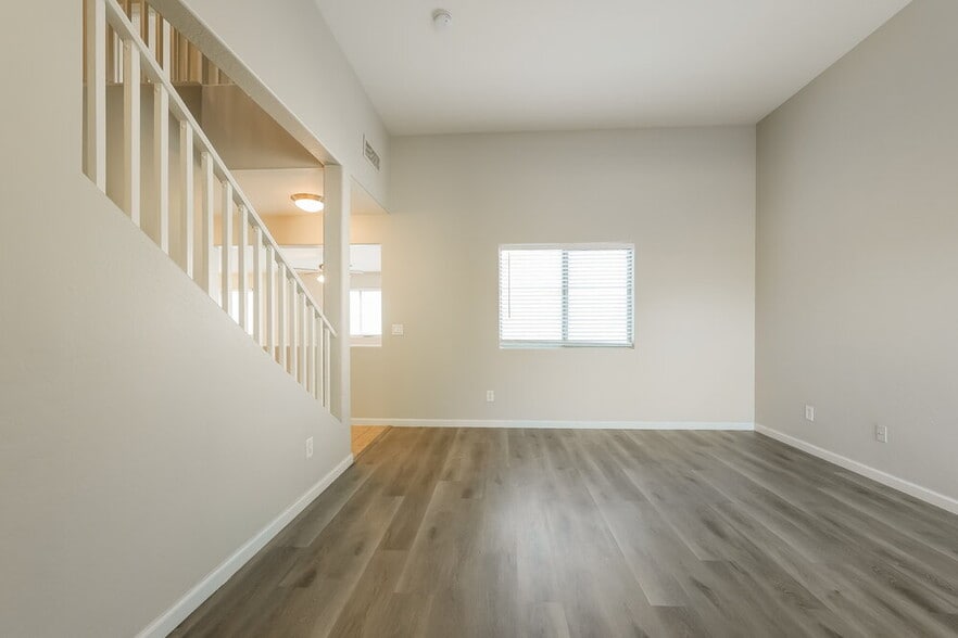Building Photo - 3733 W Dunbar Dr
