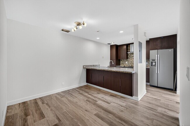 Building Photo - 3579 Cocoplum Cir