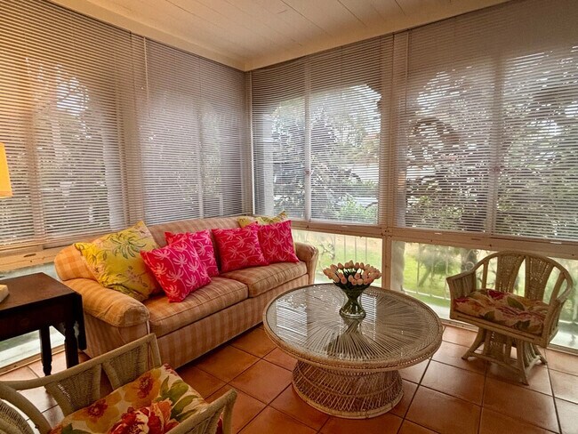 Building Photo - 441 28th St