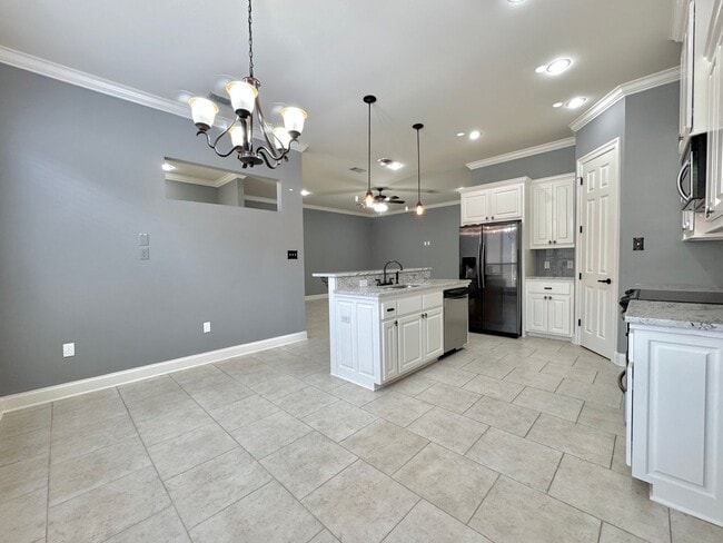 Building Photo - 3 Bed, 2 Bath Home in Pelican Point – Spac...