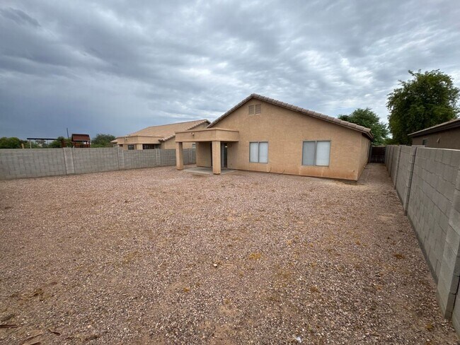 Building Photo - 1225 W Darrel Rd