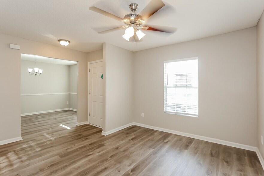 Building Photo - 11305 Silver Key Dr