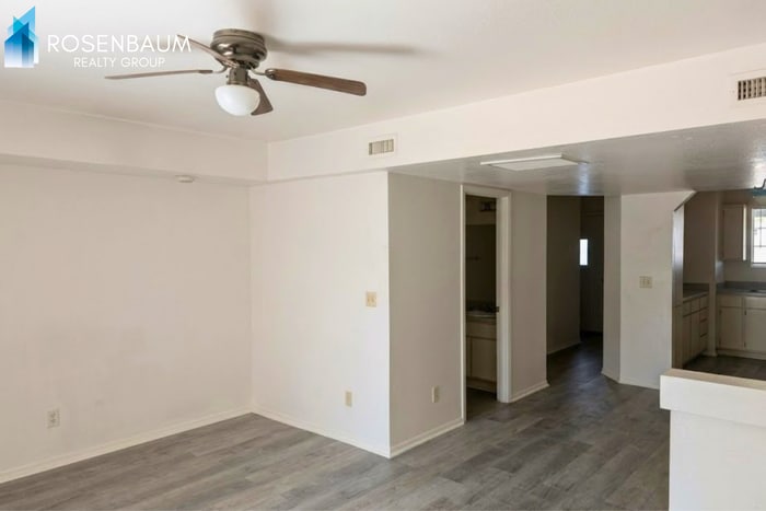 Building Photo - 9615 E Lakeshore Dr