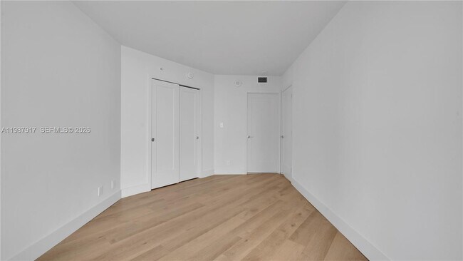 Building Photo - 555 NE 34th St