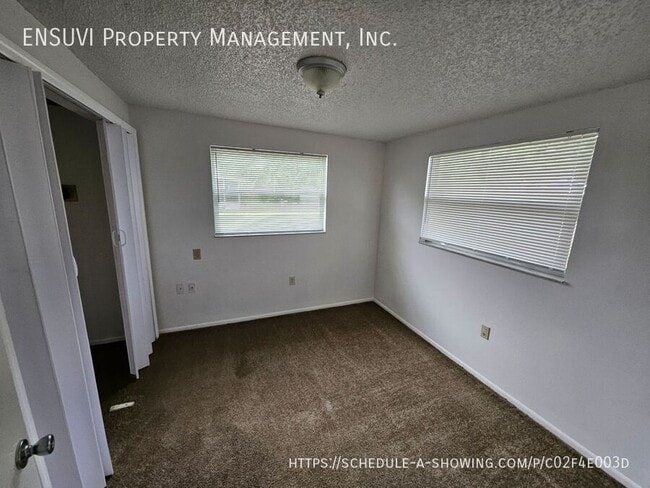 Building Photo - 7705 Farmlawn Dr