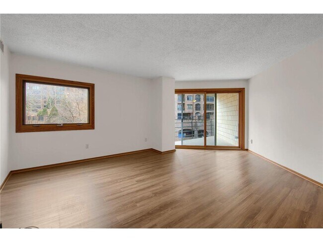 Building Photo - 1225 La Salle Ave