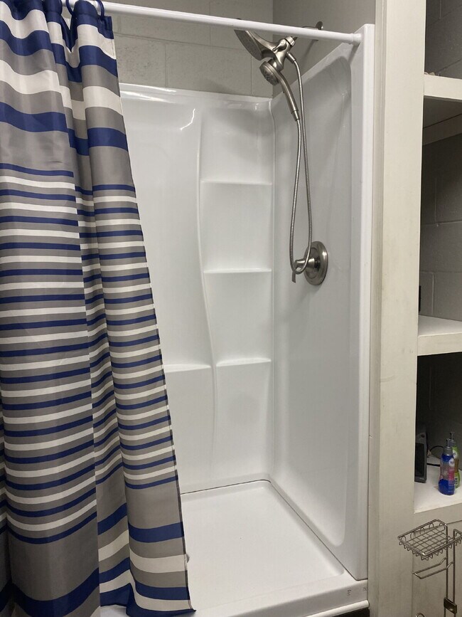 Building Photo - Lakefront Living! Furnished 3-Bed Home w/ ...