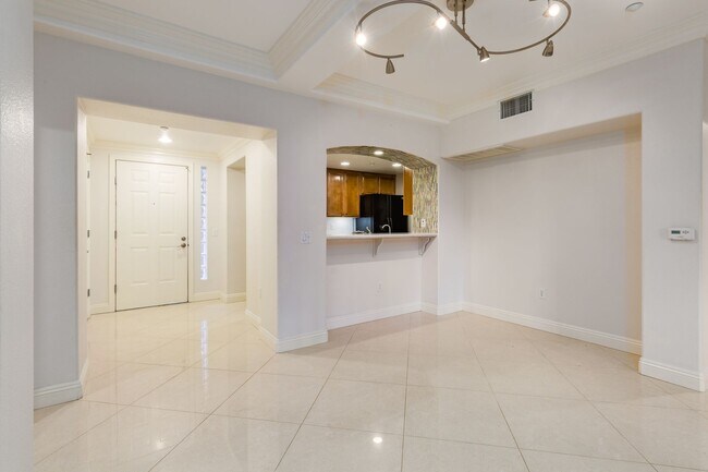 Building Photo - Expansive Marina District 2 Bedroom at Cit...