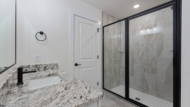 Building Photo - 116 N Panther Ave