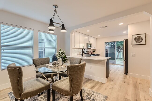 Building Photo - 1625 Anise Dr