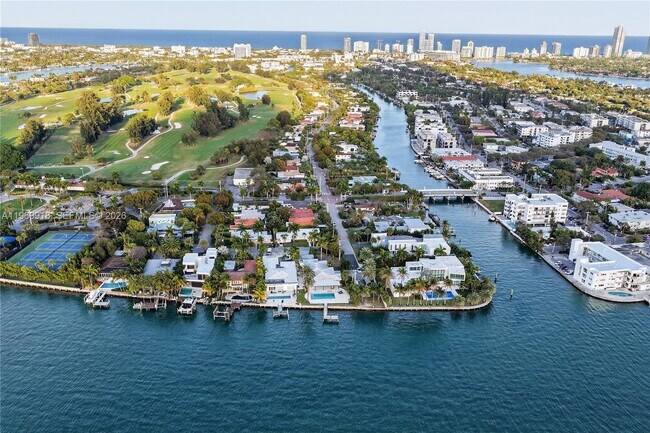 Building Photo - 1101 S Shore Dr