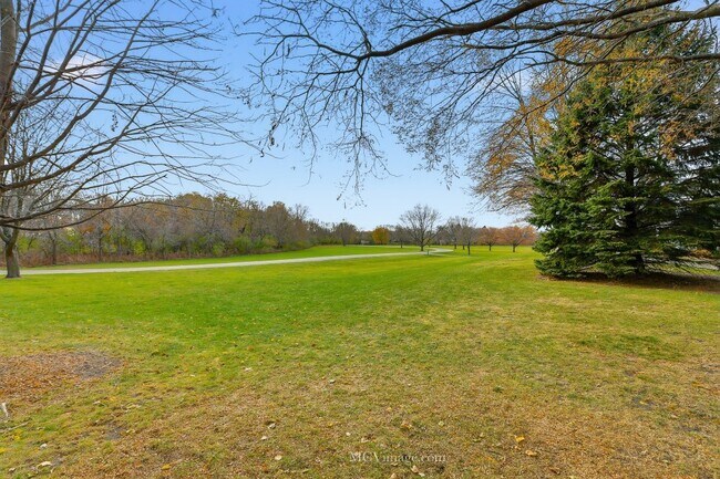 Building Photo - 2175 Dalewood Ct