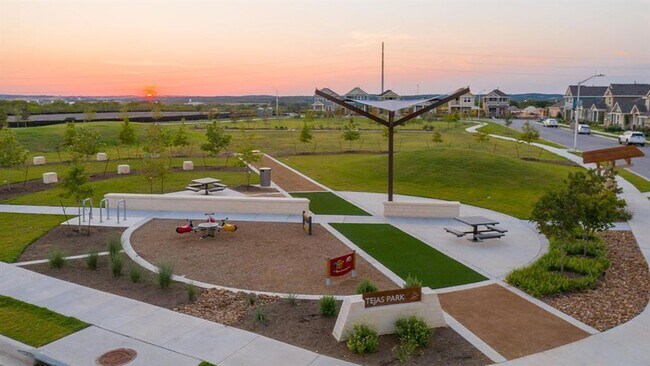 Building Photo - 613 Jane Long Dr