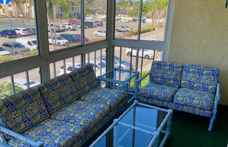 Enclosed Sun porch - 4902 38th Way S