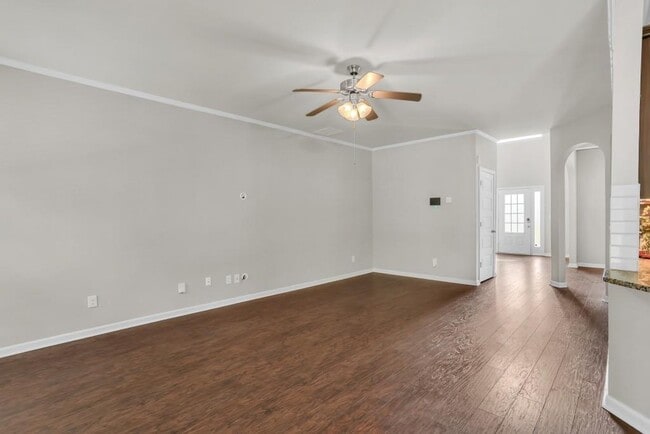 Building Photo - 1370 Long Acre Dr