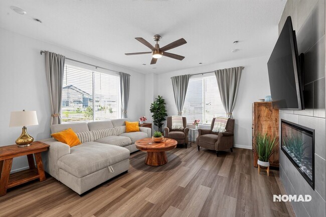 Building Photo - 9695 Browns Peak Cir