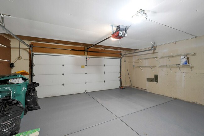 Building Photo - 1356 Larchmont Dr