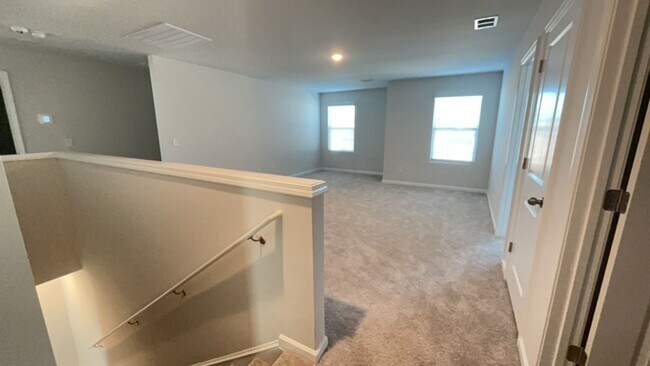 Building Photo - Stunning 5 Bedroom Home in Cane Bay