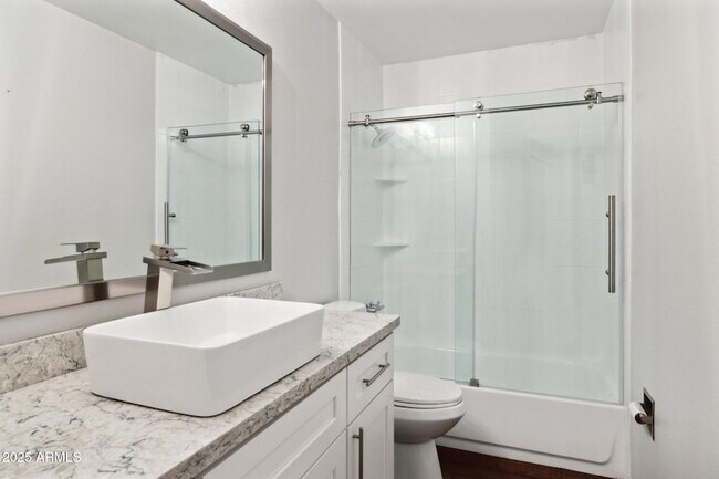 Building Photo - 5601 N 79th St
