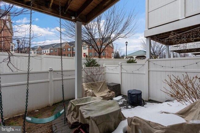 Building Photo - 7722 Dagny Wy