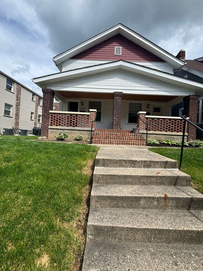 Building Photo - 2598-2600-2600 Dayton Ave