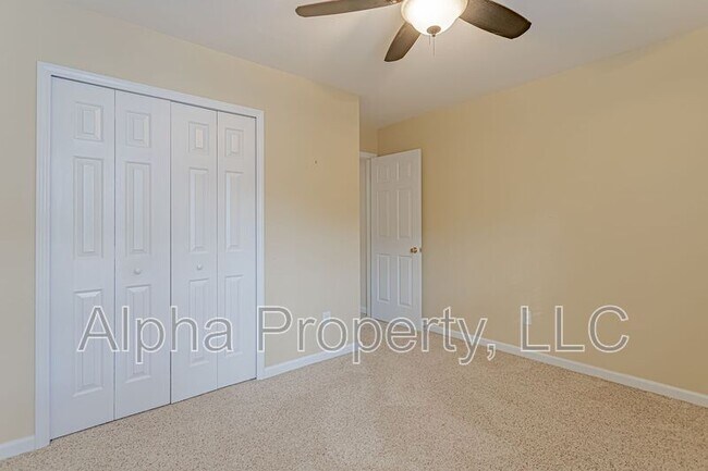 Building Photo - 27 Lake Valley Ct