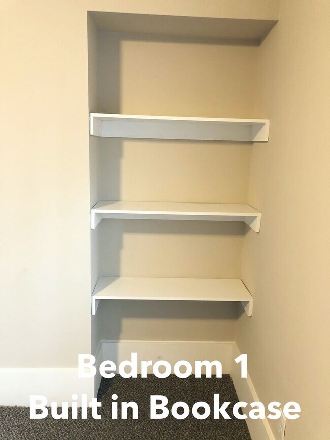 Building Photo - 802 W McCormick St