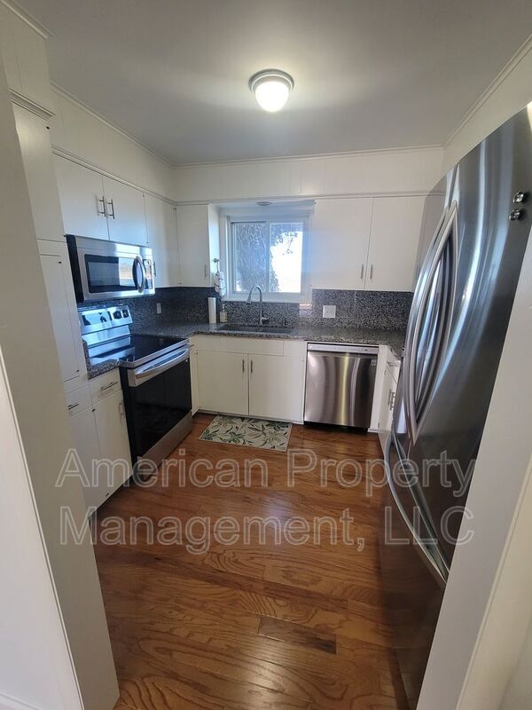 Building Photo - 121 N Salt Creek Dr